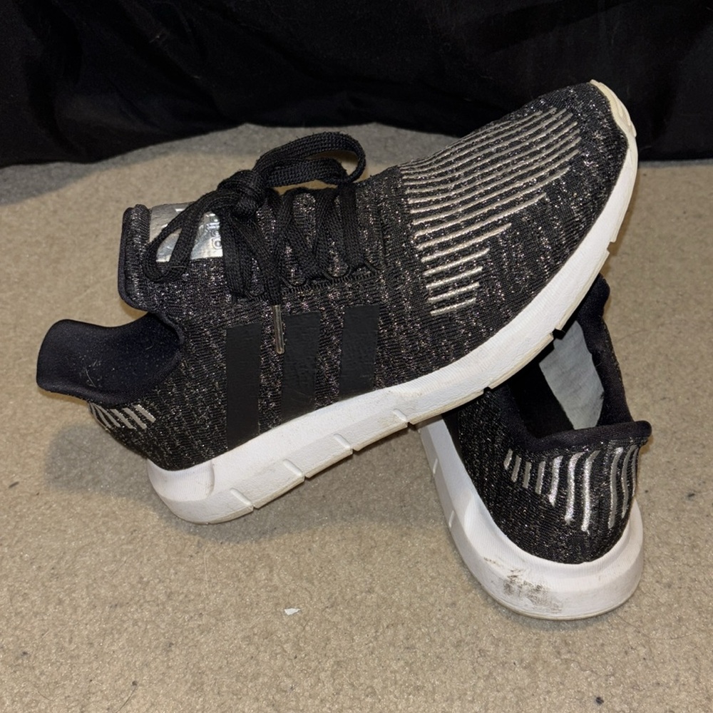 Adidas Swift Run Women's sneakers